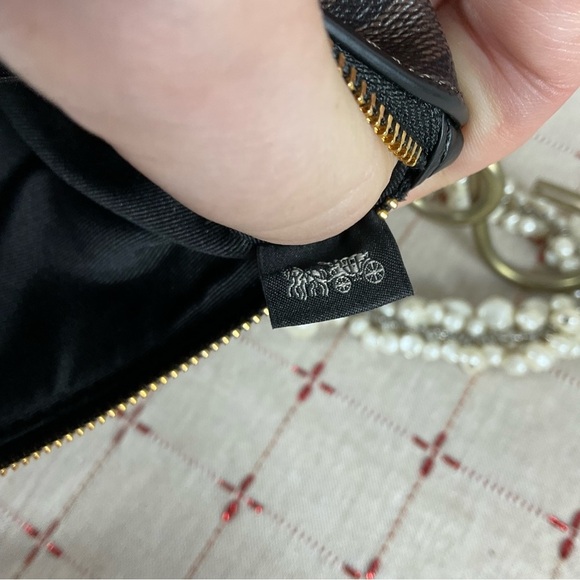 COACH Signature Large Corner Zip Wristlet Wallet Clutch Lg Logo 6648 IMAA8 New - Picture 7 of 7